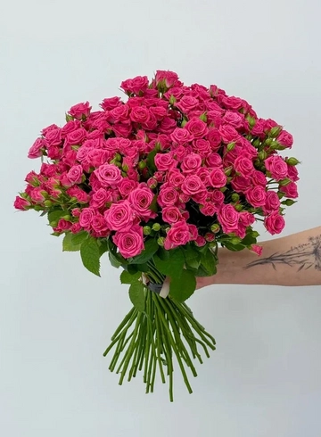 Букет: «Ярко-розовая кустовая роза 51» от интернет-магазина цветов в 