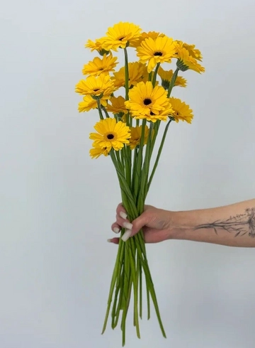 Букет: «Желтая гербера»  от интернет-магазина цветов в 