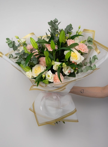 Букет: «Ароматный вальс» от интернет-магазина цветов в 